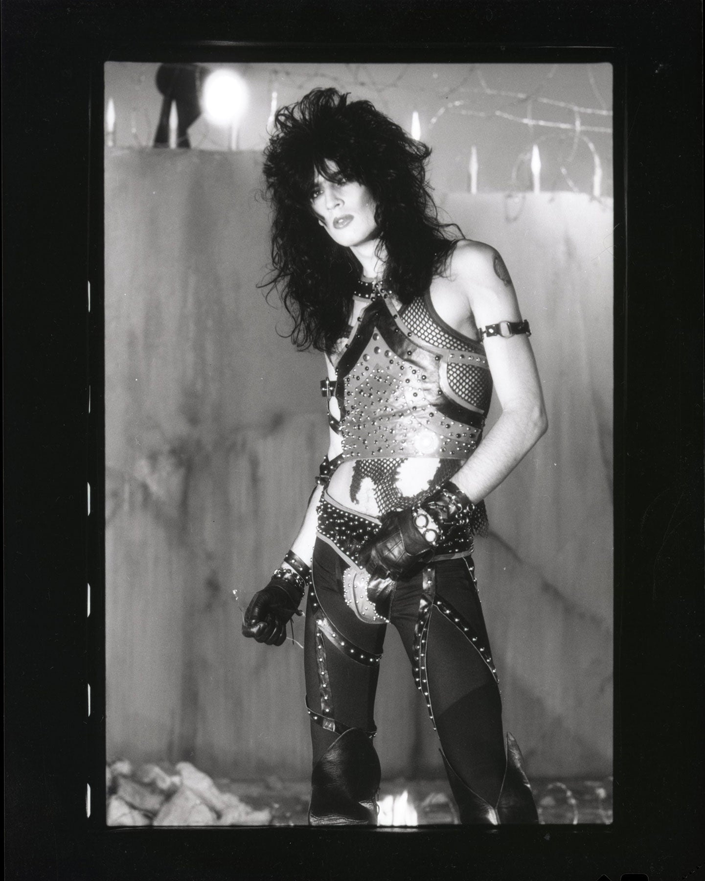 Tommy on "Looks That Kill" Set