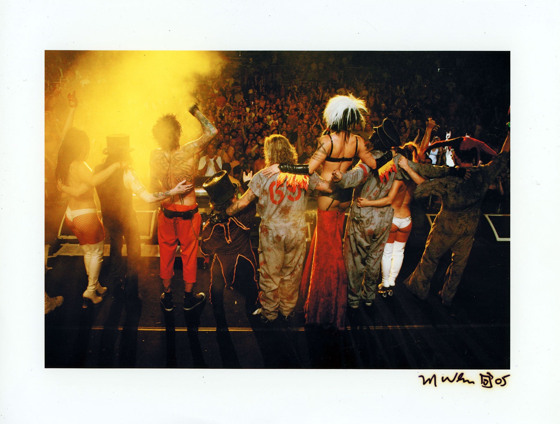 Motley Crue takes a bow on the Carnival of Sins Tour 2005